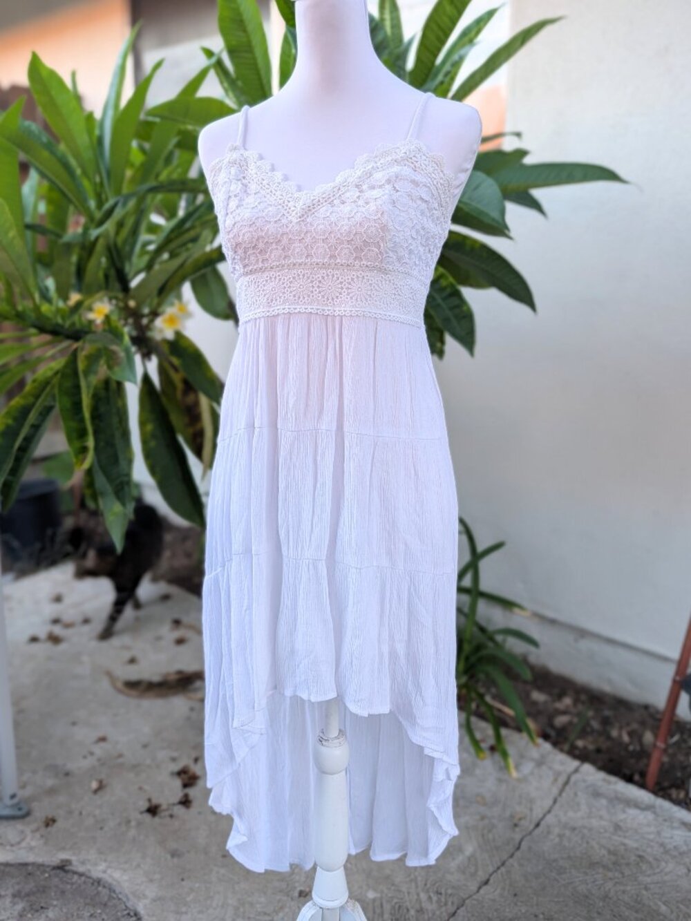 No Boundaries white flowy dress lace overlay bodice tiered skirt M 7-9 VGUC